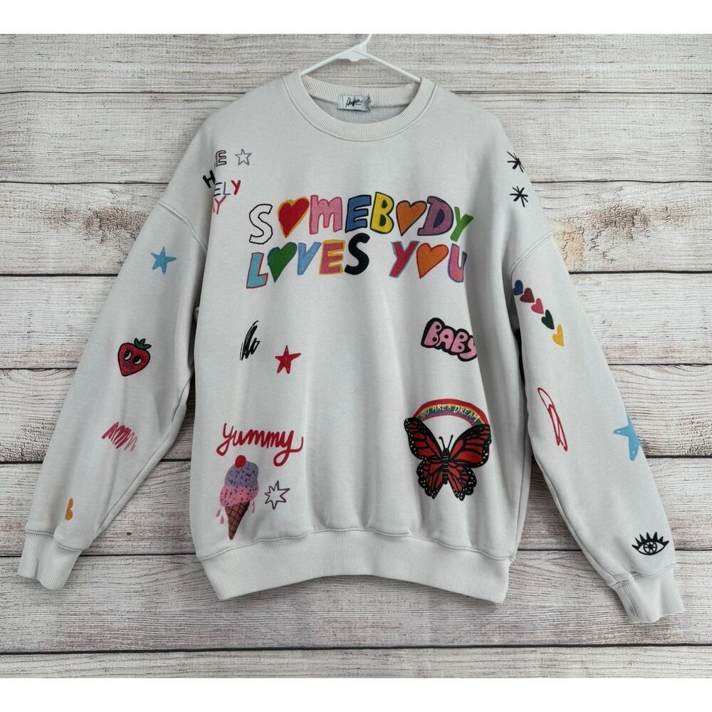 Mayfair Group Somebody Loves You AOP Crewneck Sweatshirt One‎ Size Petite White